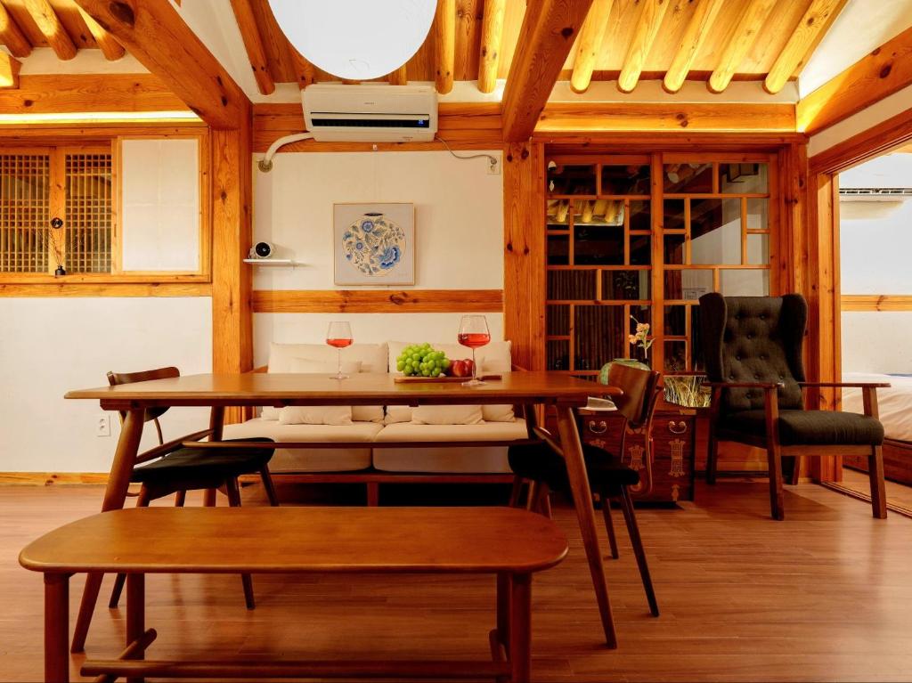 Traditional hanok guesthouse dining room