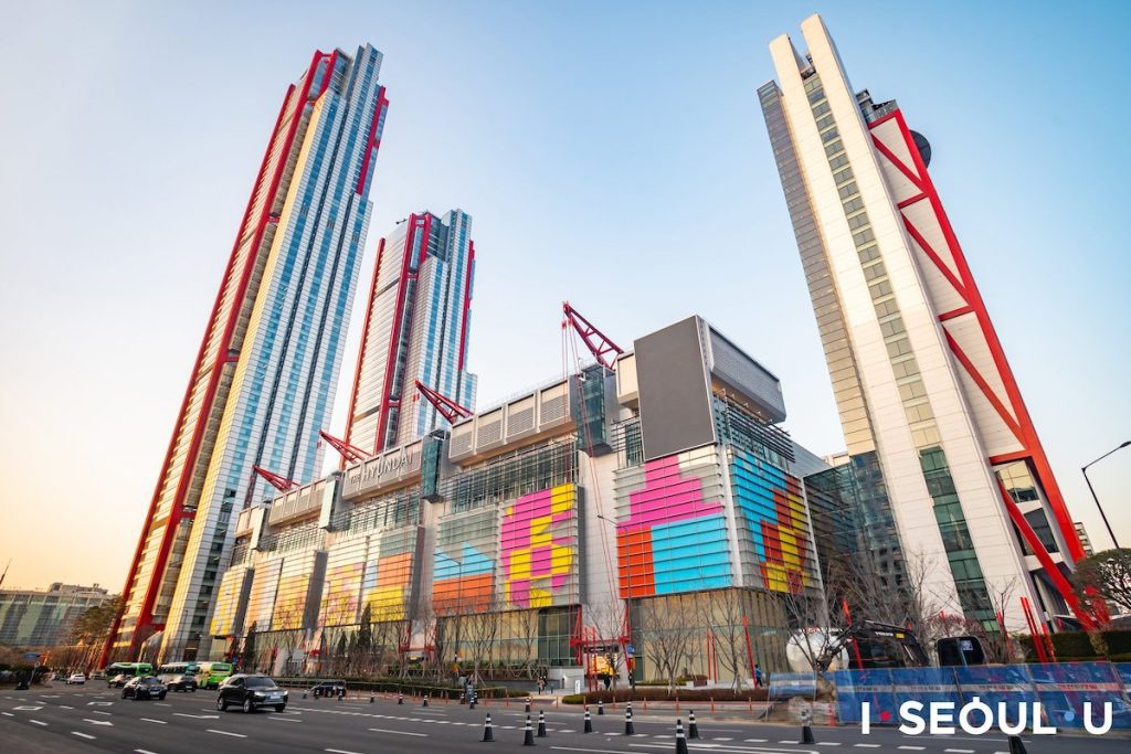 Exterior of Hyundai Department Store in Yeouido, Seoul