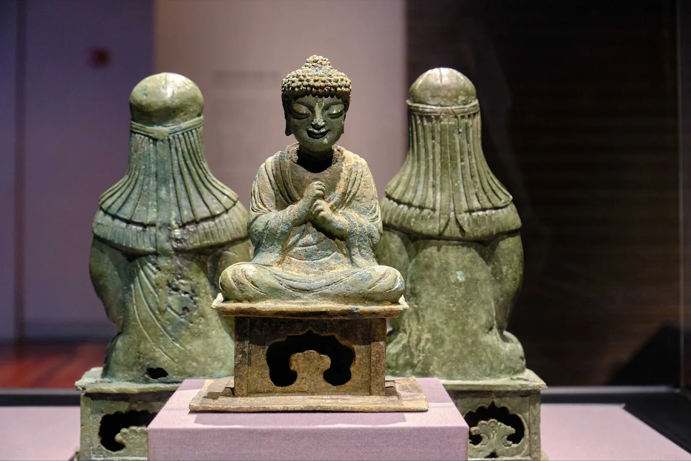 Interior of the National Museum of Korea showing exhibition halls and ancient artefacts